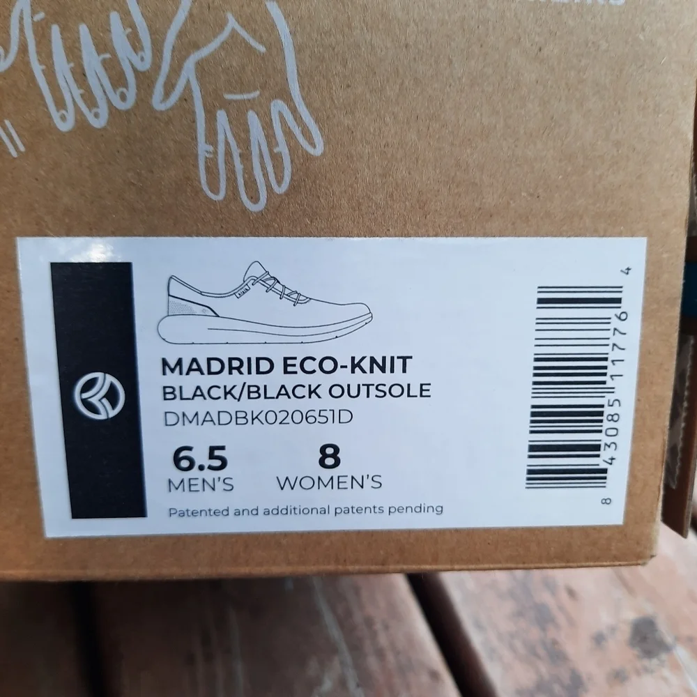 NIB Kizik Madrid Eco-Knit Hands-Free Shoes Blackout Unisex Men 6.5/Women 8